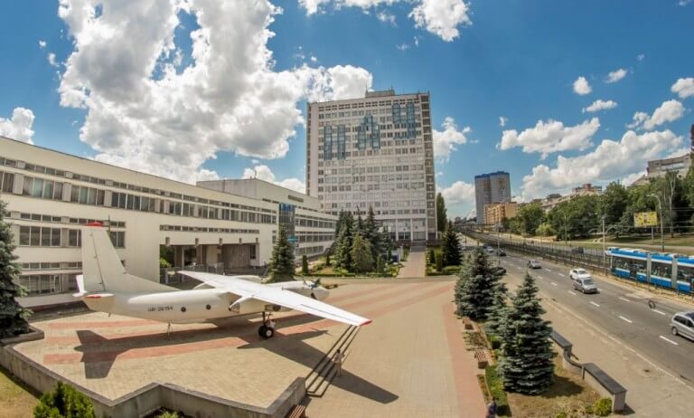 Названы лучшие вузы Украины: кто в топ-10 (фото)