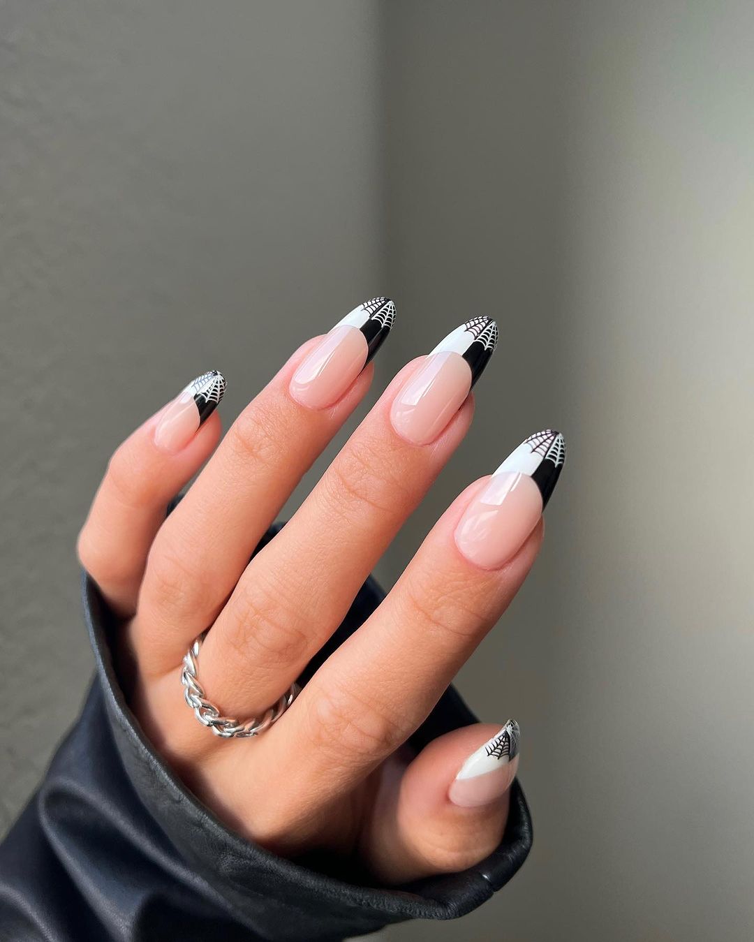 Оригінальні ідеї манікюру на Хелловін-2024: які дизайни у тренді