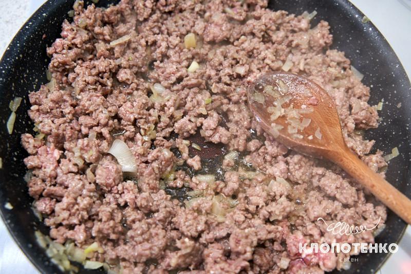 Клопотенко показав, як просто і швидко спекти справжній пастуший пиріг