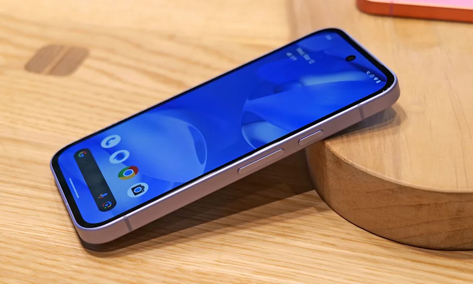 Новий хіт? Цей смартфон середнього класу може "знищити" iPhone 16e вже у 2025 році