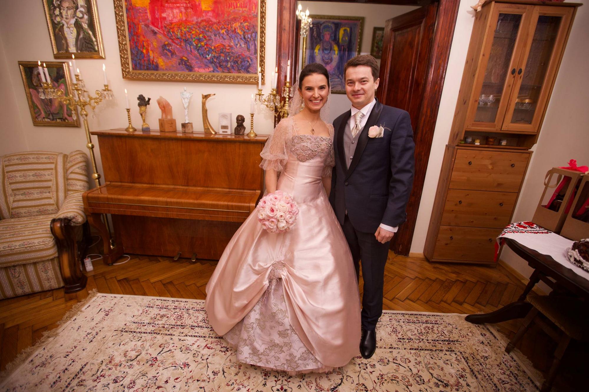 Появились красивые фото со свадьбы известного украинского дирижера Оксаны Лынив