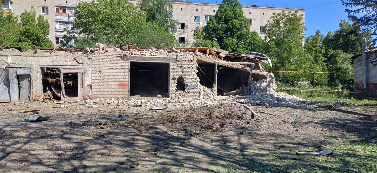 Росіяни вдарили КАБом по комунальниках у Куп'янську, є загиблий