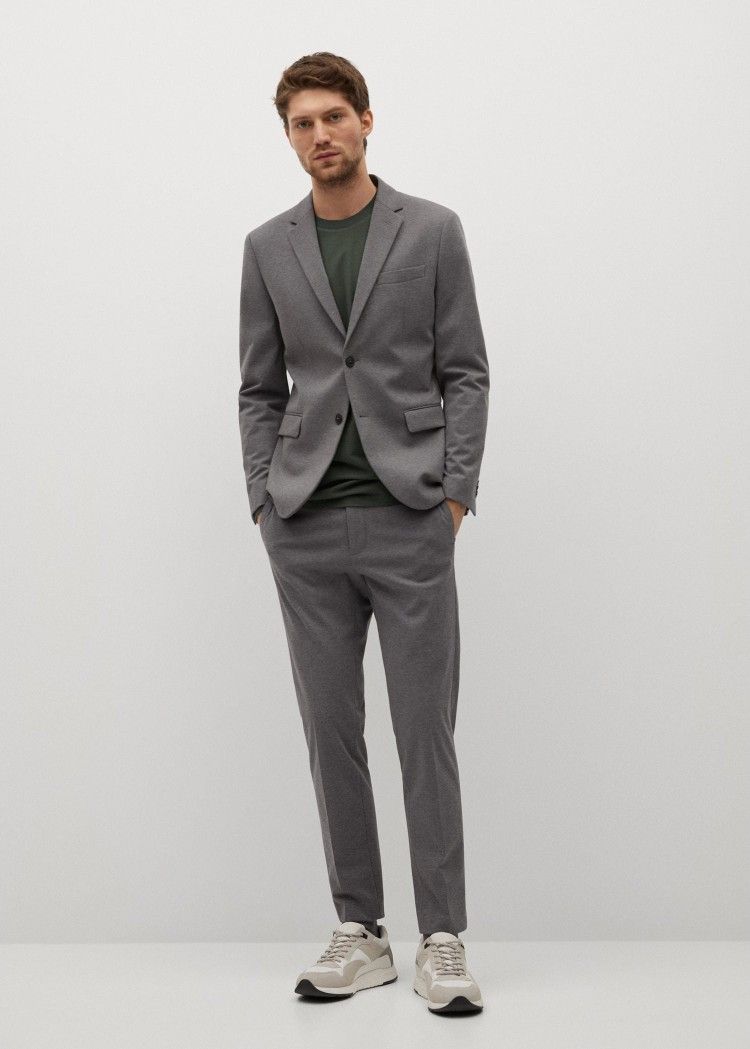 Класичні штани і кросівки: як поєднати комфорт і стиль восени 2025