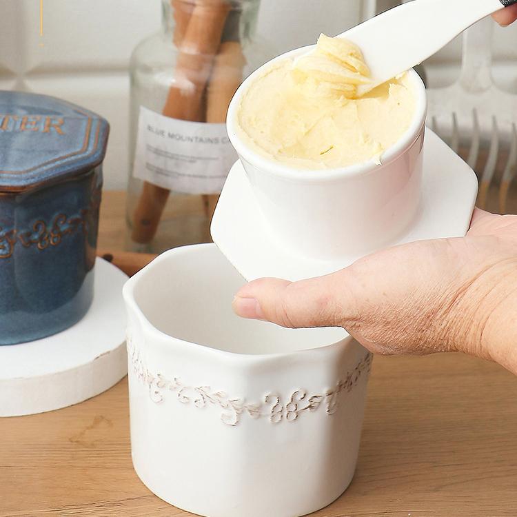 Этот способ поможет хранить сливочное масло даже без холодильника