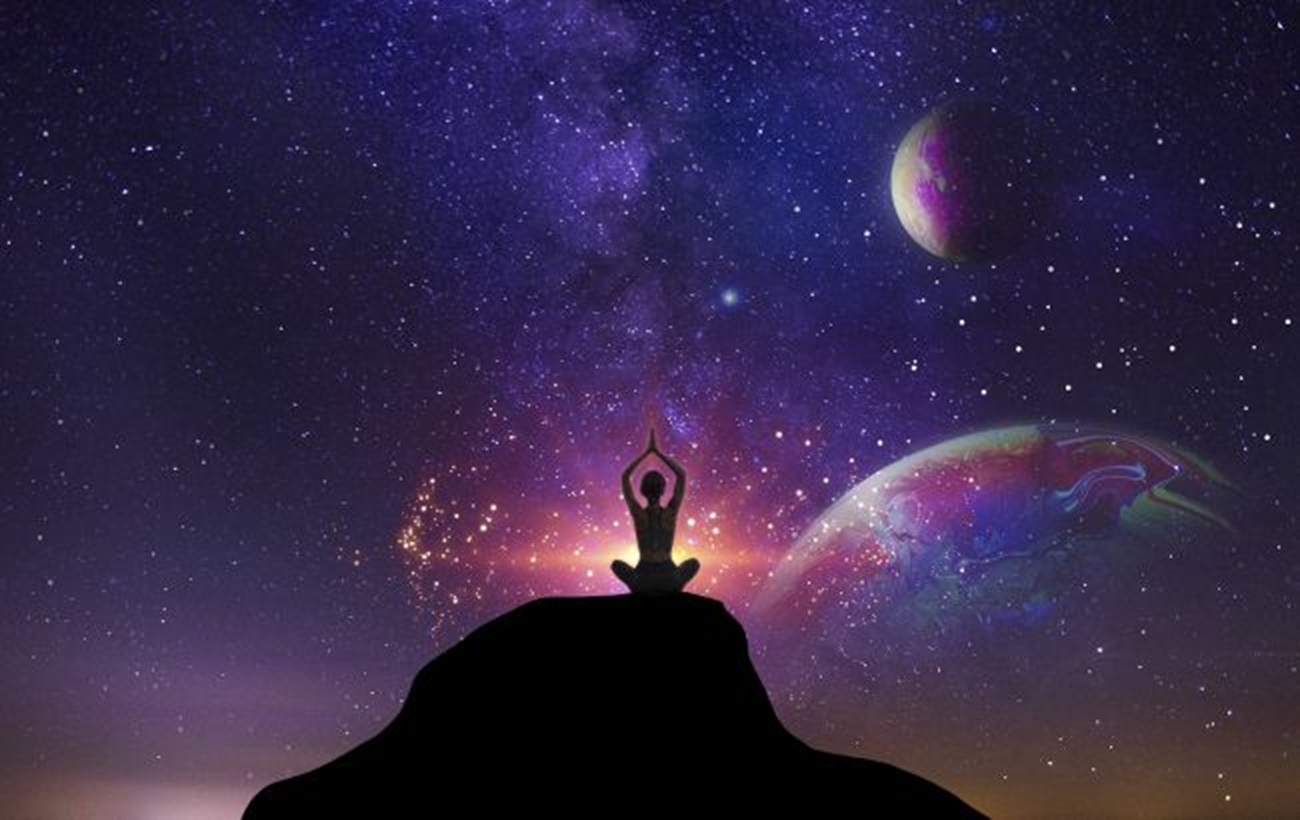 Астрологічний прогноз на 5 листопада: астролог назвала заборонений колір цього вівторка