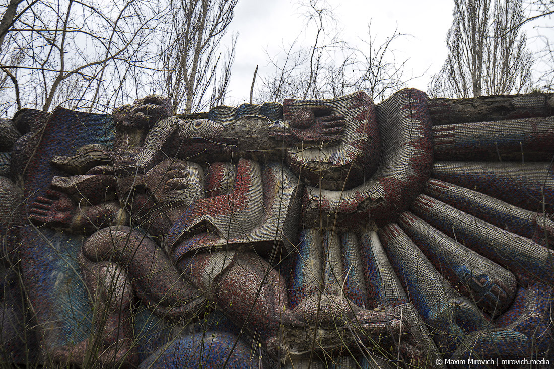 "Город-мечта": эти фото самых монументальных сооружений Припяти завораживают