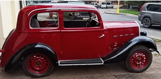 Украинец из кучи металлолома восстановил раритетный автомобиль 1930 годов