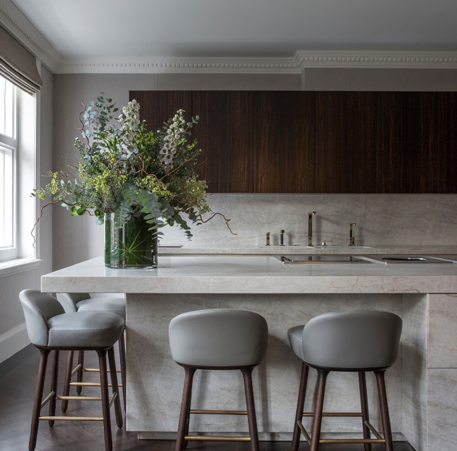 Кухня-невидимка - новий тренд в дизайні інтер'єру 2025 року (фото)