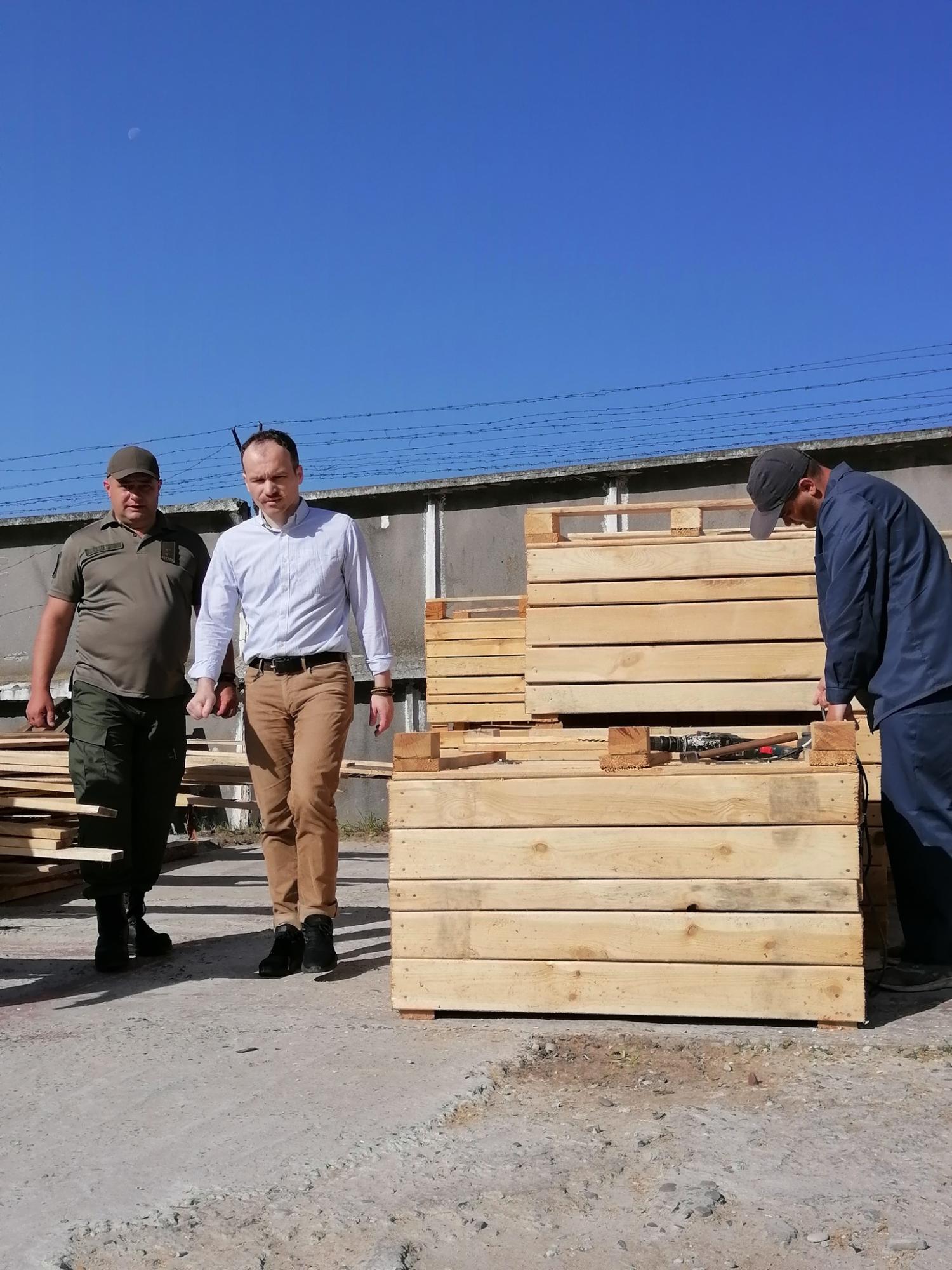 Появились фото из лагеря для российских пленных. Содержание одного - 3000 грн в месяц