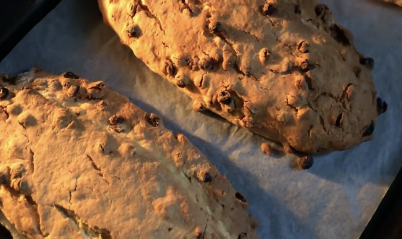 Готуємо різдвяний штолен без дріжджів: простий рецепт святкової випічки