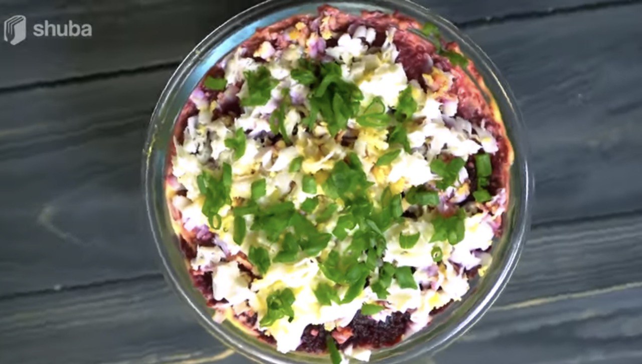 Смачний оселедець під шубою із секретним інгредієнтом: цей рецепт здивує усіх