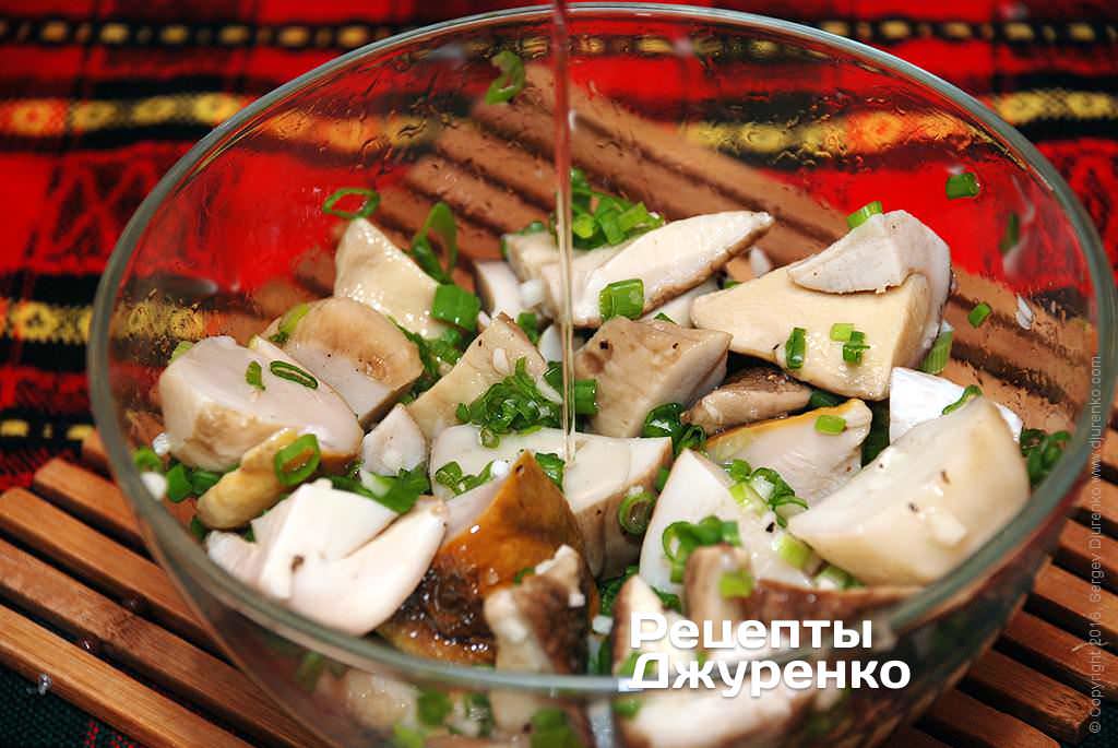 Кулинар поделился быстрым рецептом маринованых грибов: сразу к столу!