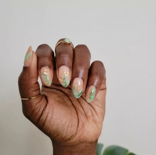 Цей колір манікюру - найгарячіший тренд сезону: як він виглядає та які дизайни вибрати