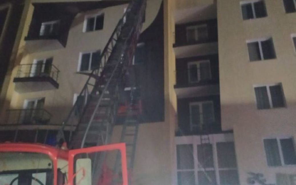 Один человек погиб и двое пострадали при пожаре в отеле под Винницей