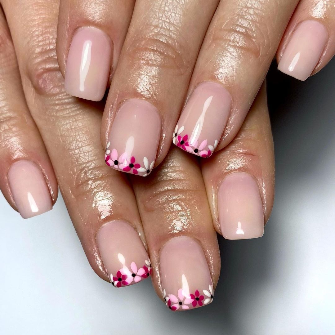 Цей манікюр зробить вас наймоднішою: найкращі ідеї небанального "френча"