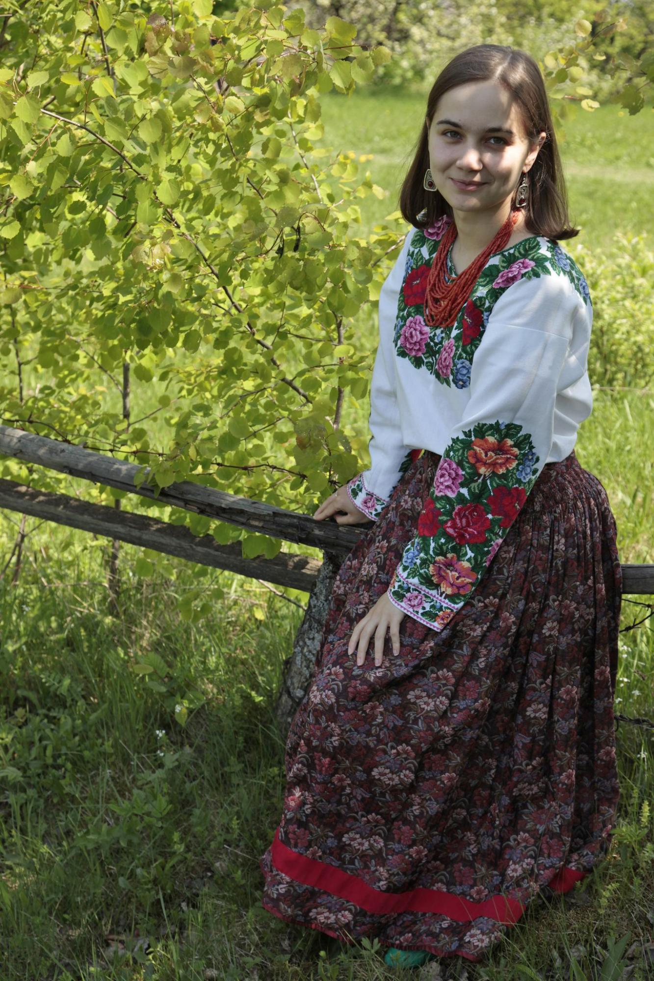 Культуролог Людмила Дмитрук: "У давнину вишиванки носили, щоб розрізняти "свого" та "чужого"