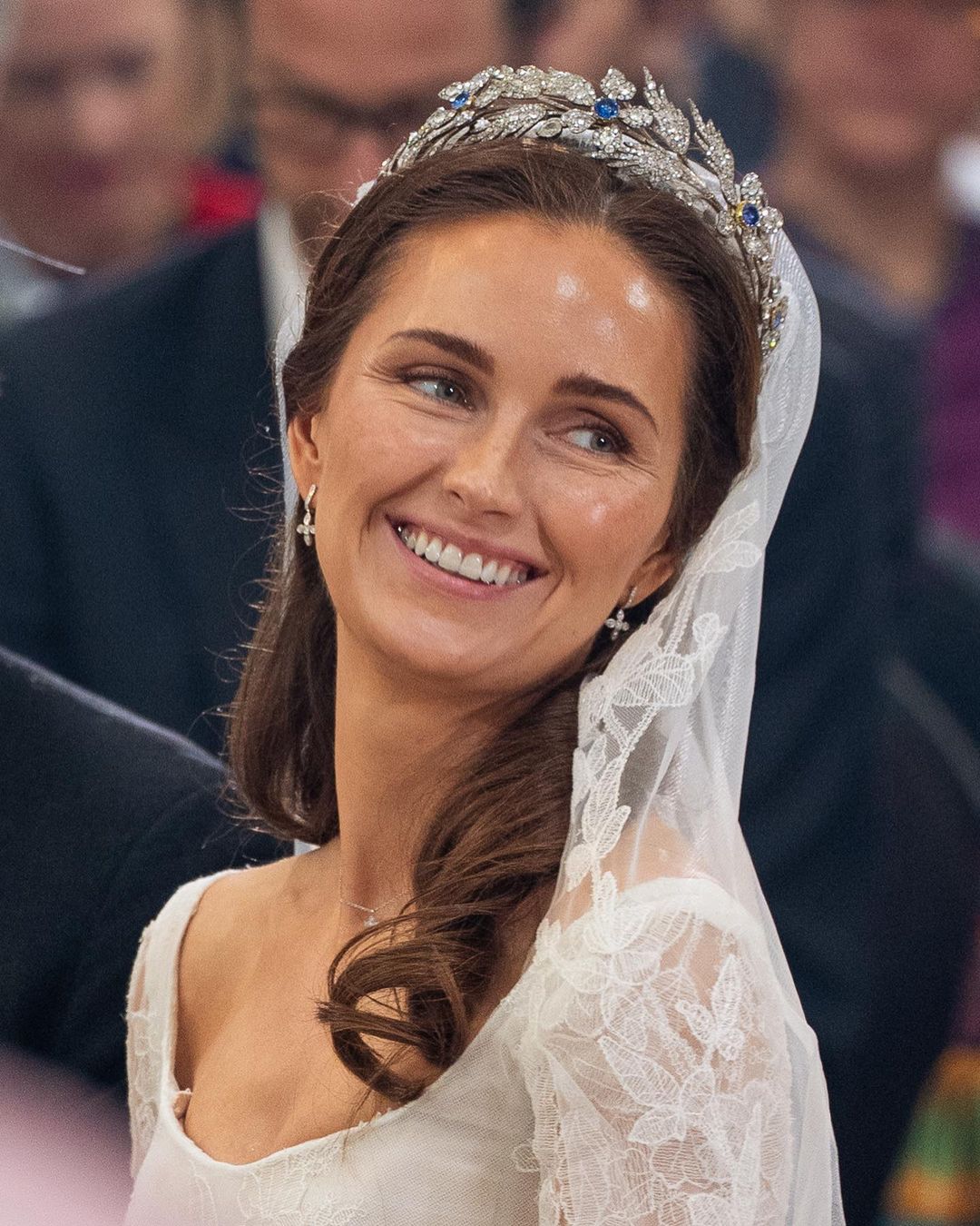 Наречена баварського принца вийшла заміж у фаті від українського бренду: зворушливі весільні фото