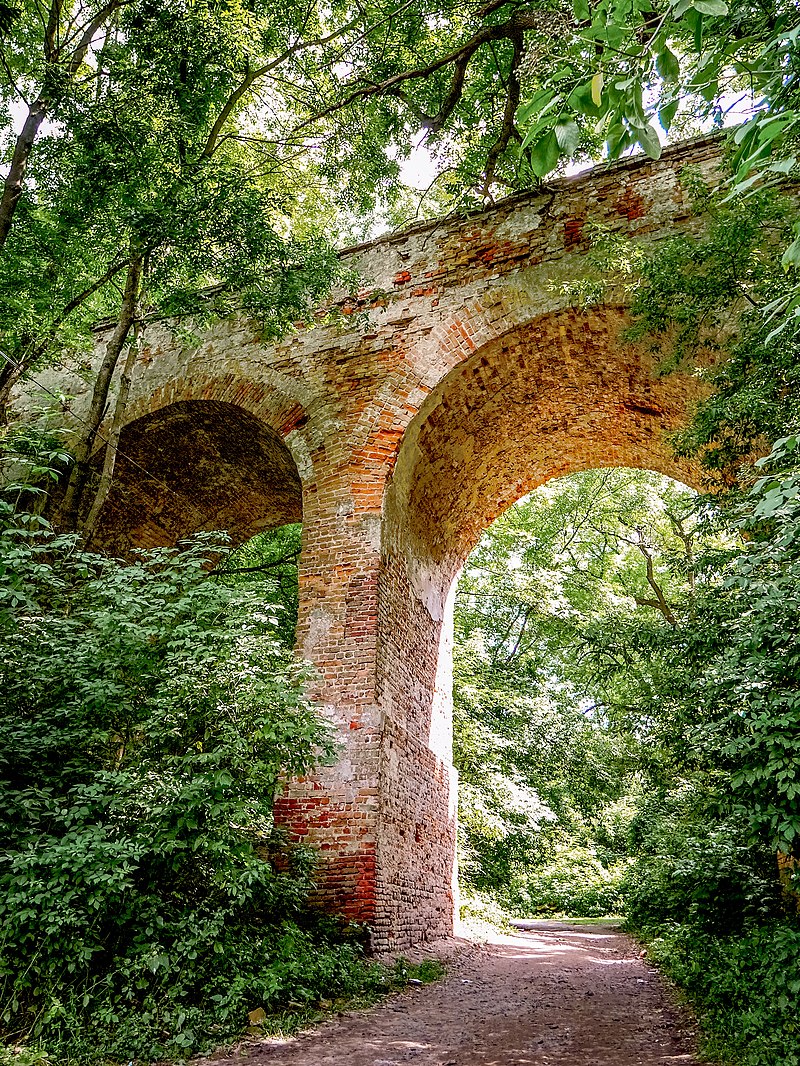 Легенди та краса природи. Чому варто побачити Тунель Кохання навесні