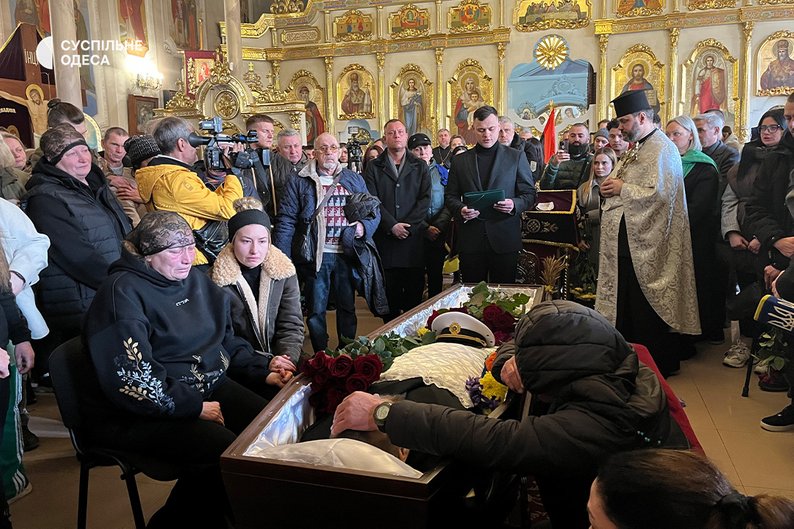 "Це був справжній патріот". В Одесі попрощались із активістом Дем'яном Ганулом