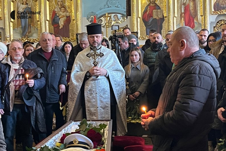 "Це був справжній патріот". В Одесі попрощались із активістом Дем'яном Ганулом