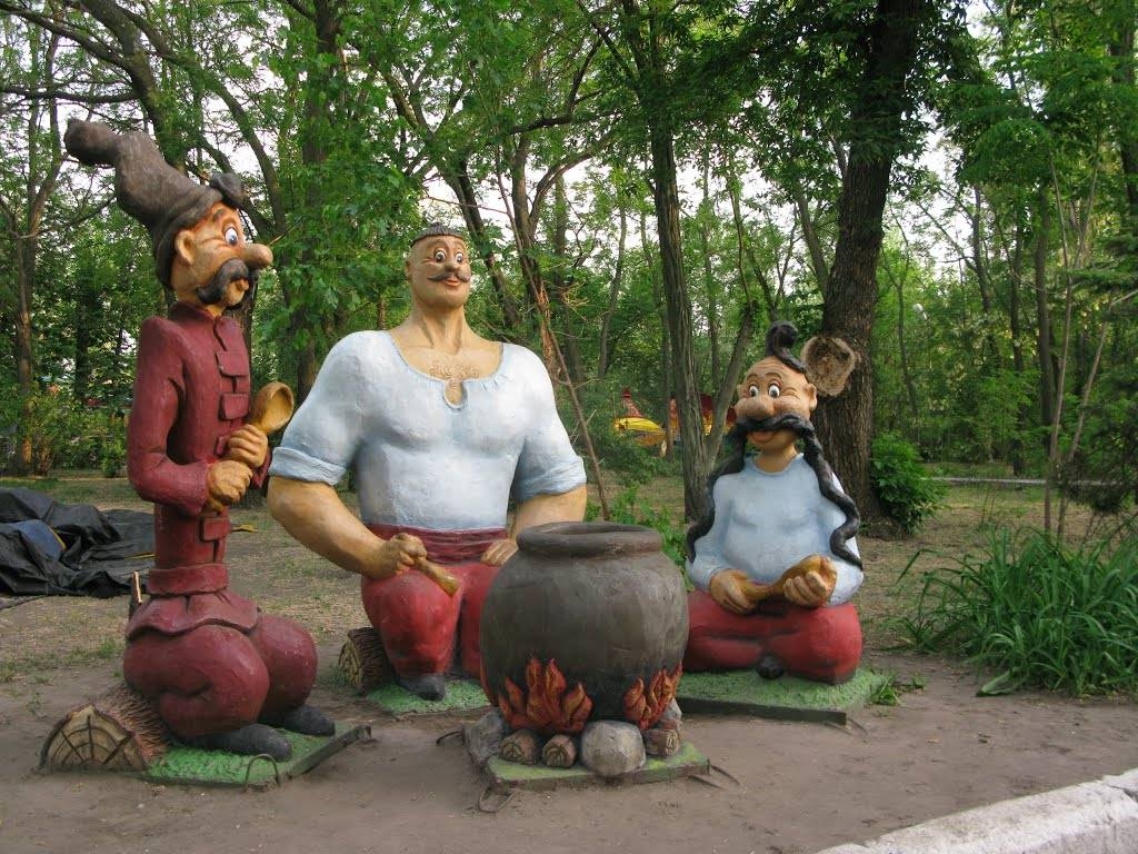 Вода с Каховской ГЭС затопила зоопарк "Казкова діброва" (видео)