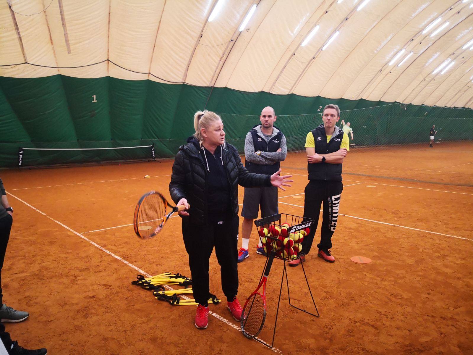 Чотири успіхи юних та витримані перемоги дуетів. Як українки на Вімблдоні виступали
