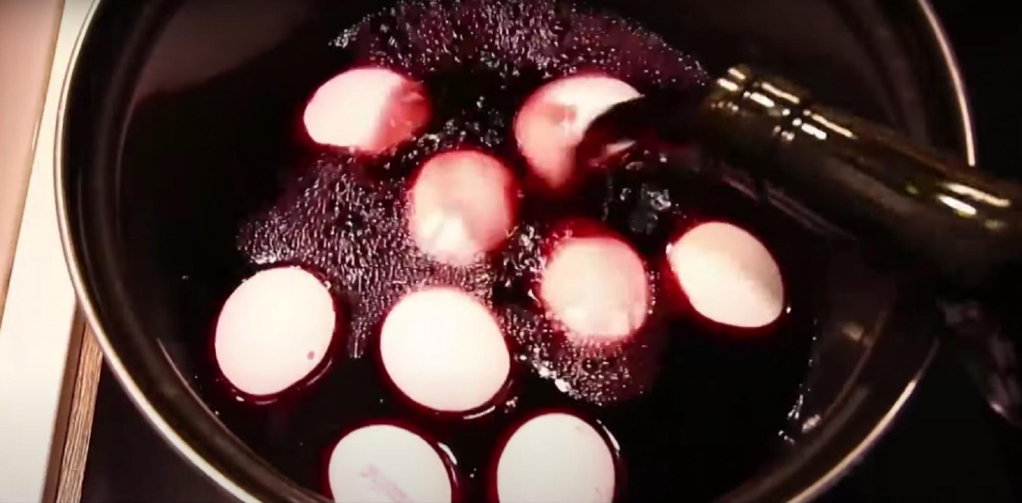 Секрет блискучих крашанок: бабусин спосіб, який здивує всю родину