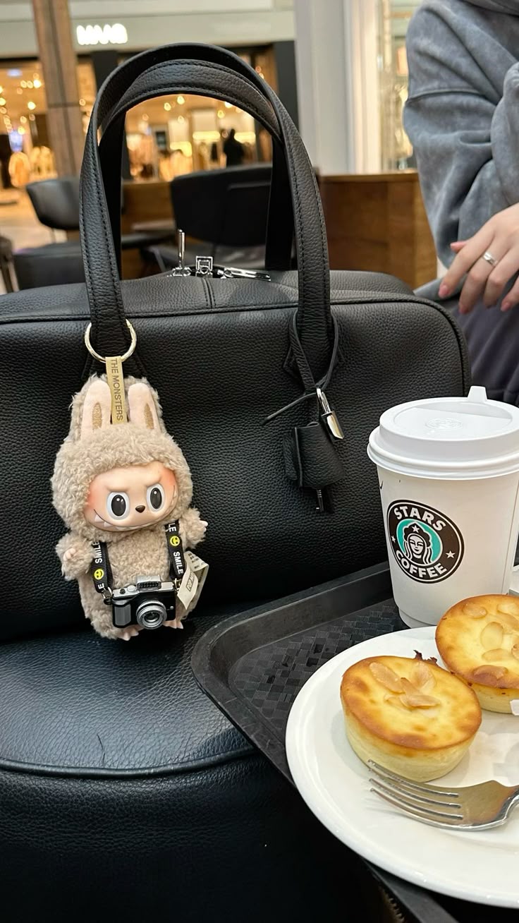 Найтрендовіший аксесуар на сумку у 2025 році: ви здивуєтеся, коли побачите його!