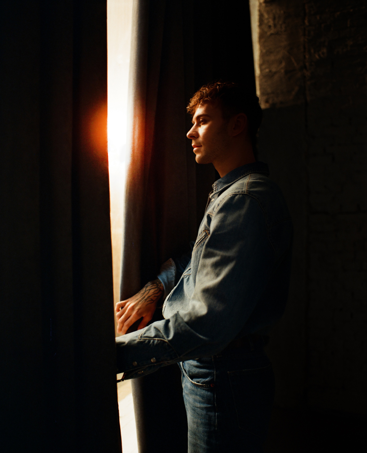 Макс Барських показав сильне відео на пісню про незламний дух українців