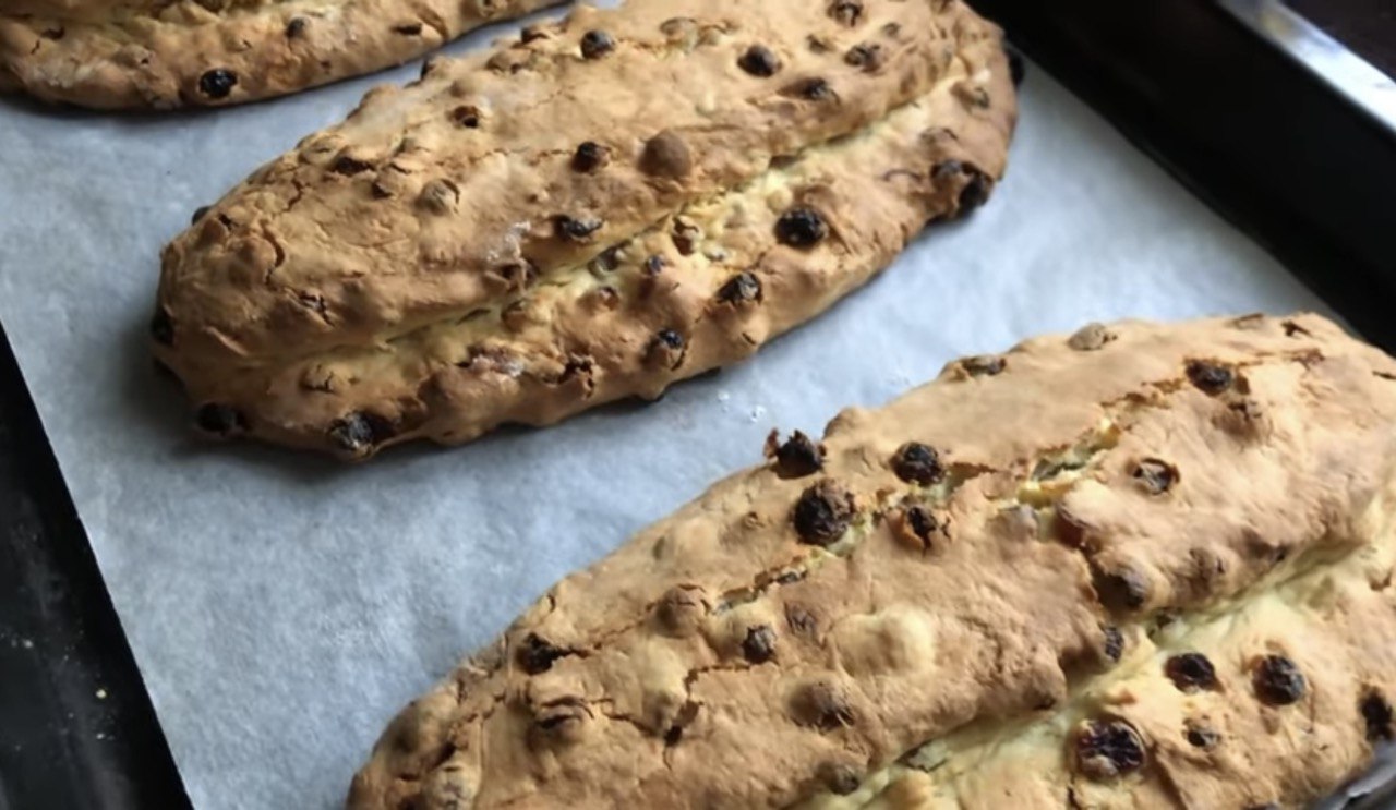 Готуємо різдвяний штолен без дріжджів: простий рецепт святкової випічки