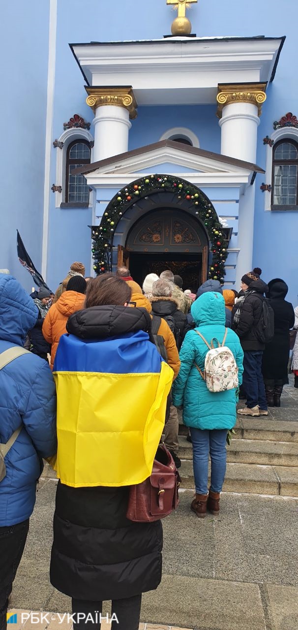 У Києві прощаються з загиблим поетом Максимом Кривцовим: щемливі фото