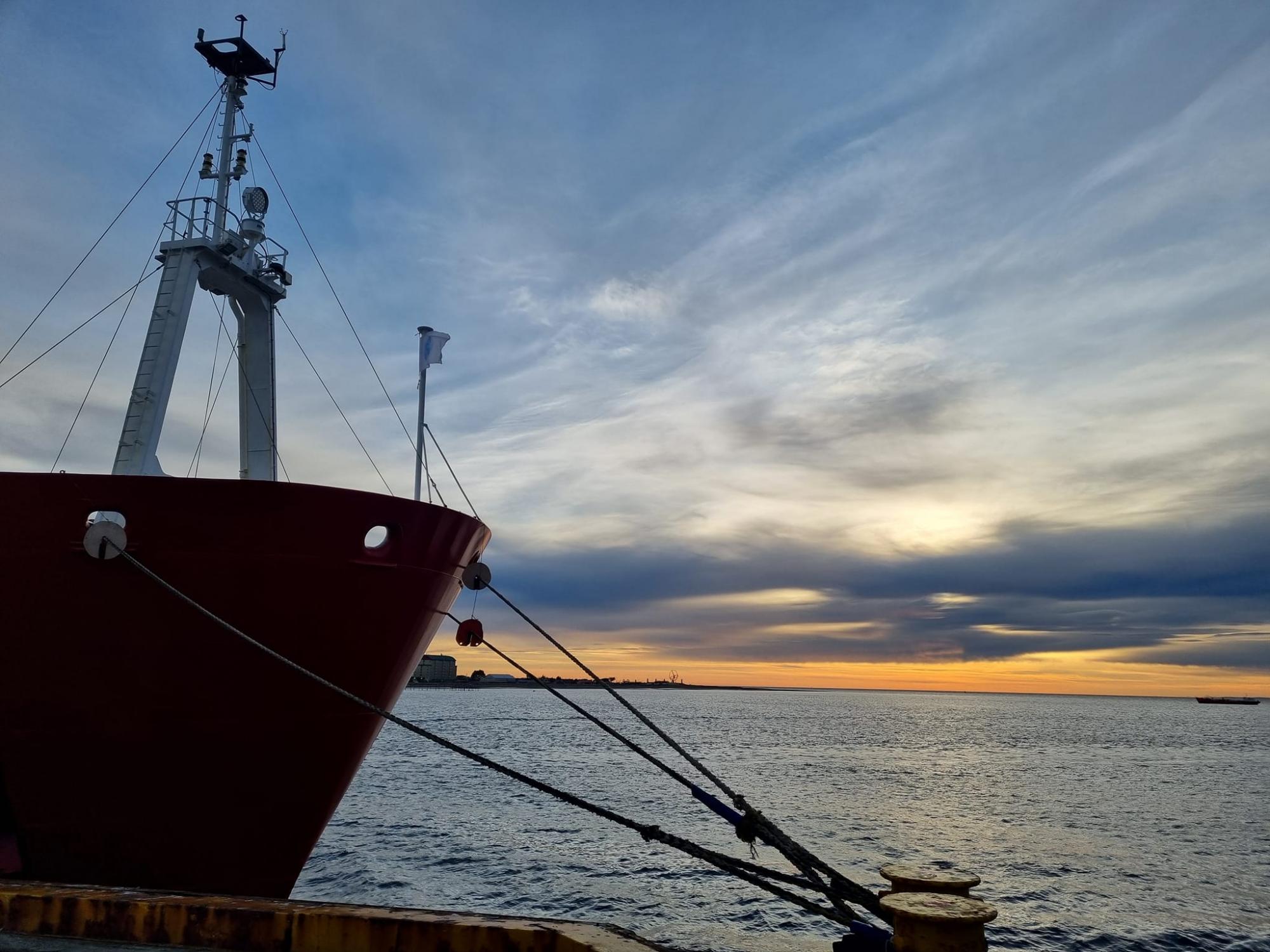 Хвилі 10 метрів: українські полярники показали "луна-парк", з якого важко вийти (фото)