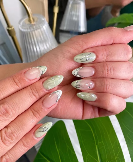 Цей колір манікюру - найгарячіший тренд сезону: як він виглядає та які дизайни вибрати