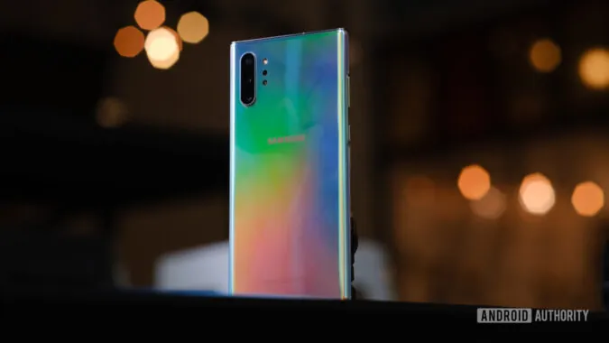 Ікони стилю. Топ-10 найкрасивіших і вражаючих смартфонів, які підкорили світ за 15 років