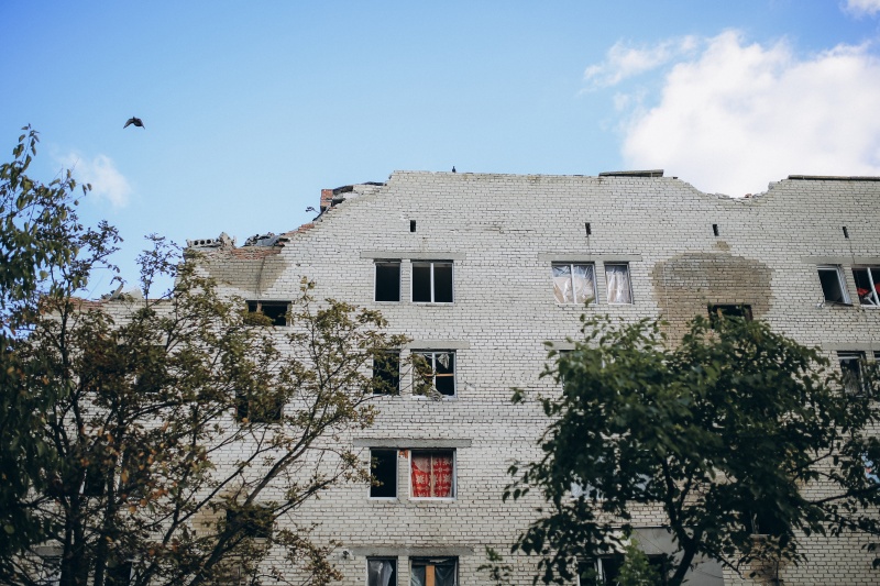 "Росіяни носили білизну ЗСУ, а, тікаючи, знімали форму". Репортаж зі звільненого Лиману