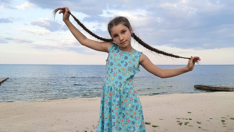 10-летняя школьница снова передала ВСУ 10 тысяч гривен: "когда будет победа, я себе еще насобираю"