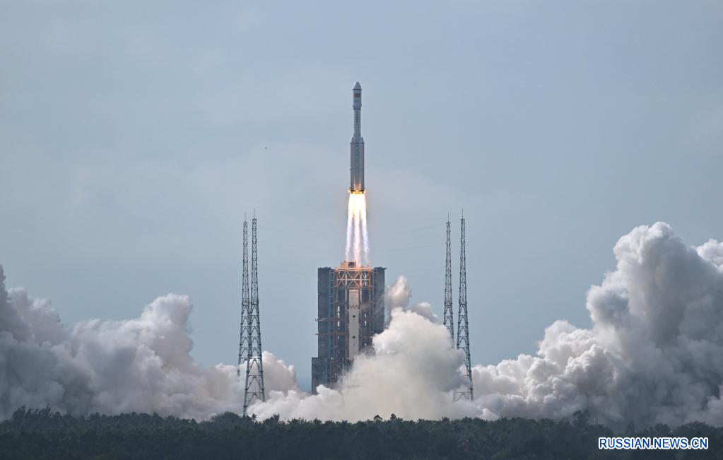 Китай запустил грузовой космический корабль "Тяньчжоу-5"