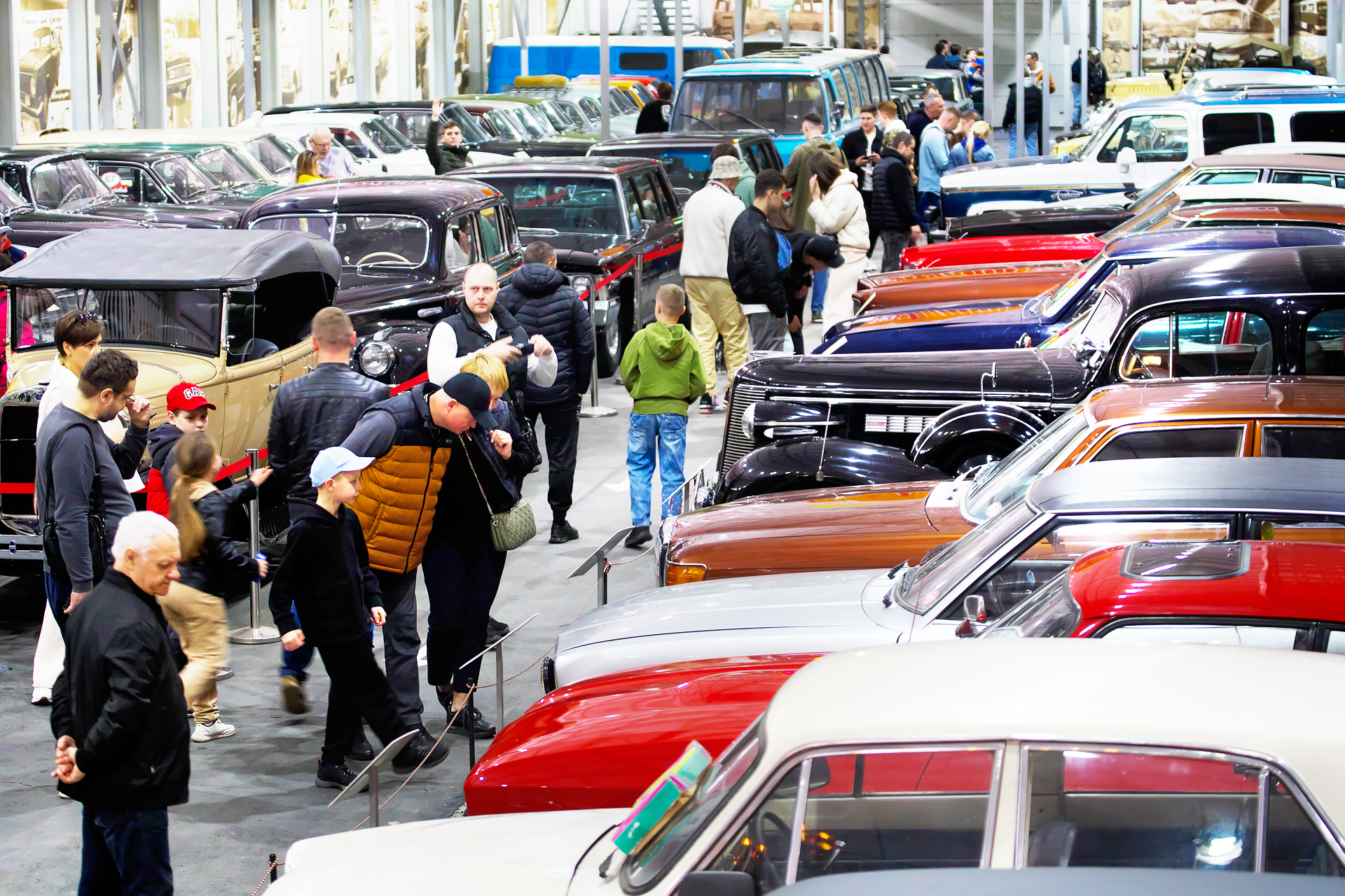 Нова локація та сотні експонатів: технічний фестиваль Old Car Land пройде у музеї "Колеса Історії"