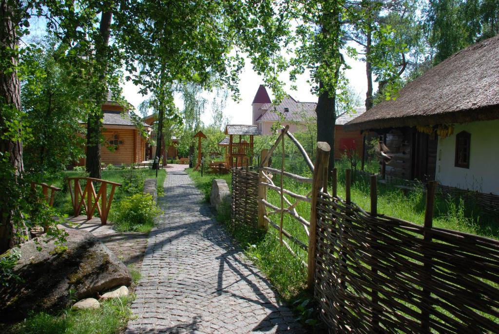 Парки та етнокомплекси. Де недорого відпочити поблизу Києва: яскраві ідеї