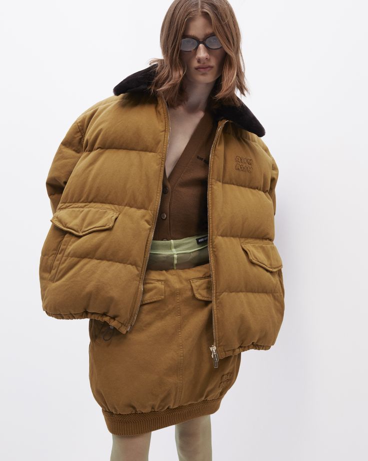 Модні пуховики на зиму 2025: які фасони в тренді, а від яких краще відмовитися