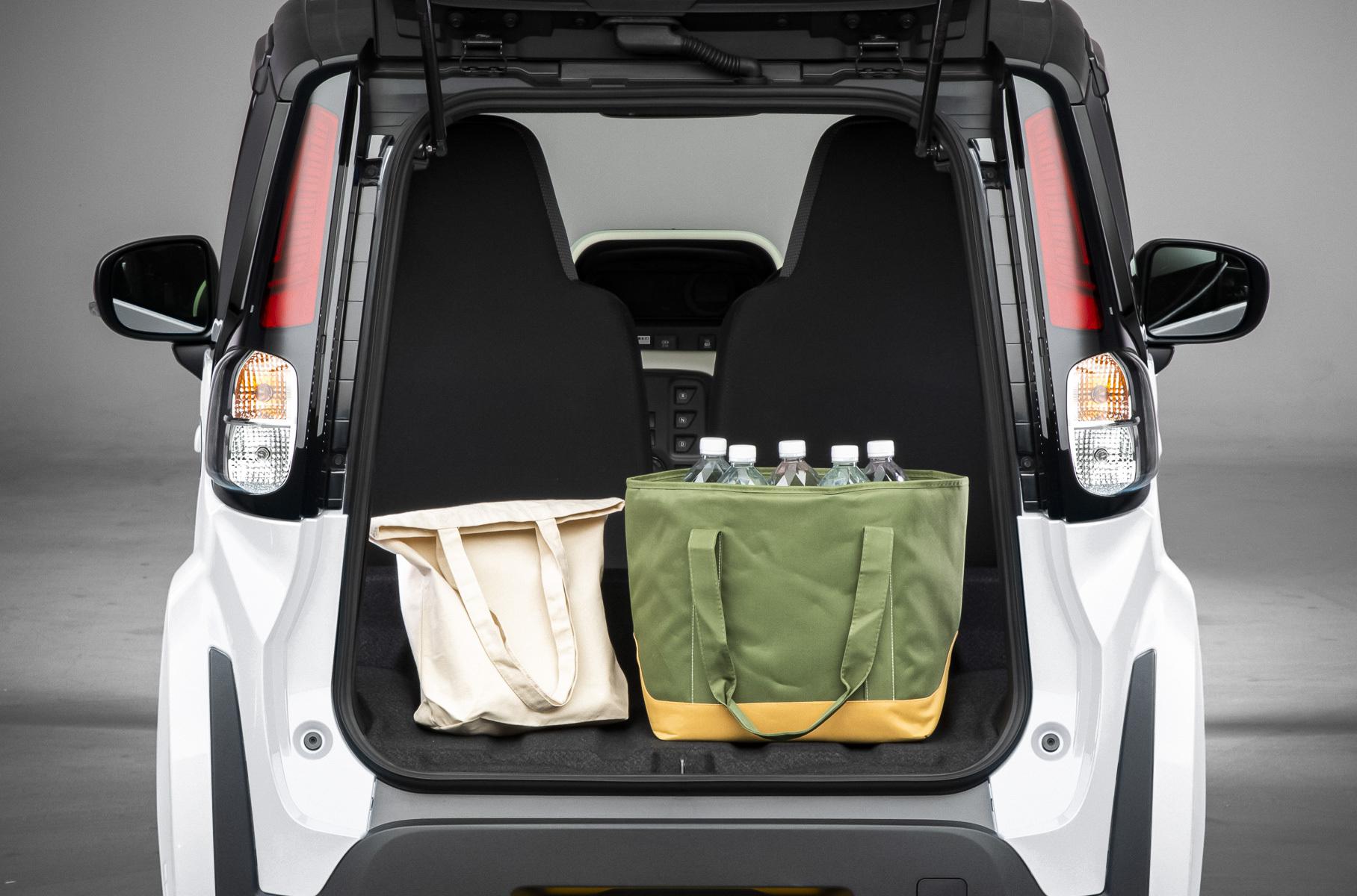 Toyota начала продажи своего самого дешевого электрокара за 15 тысяч долларов