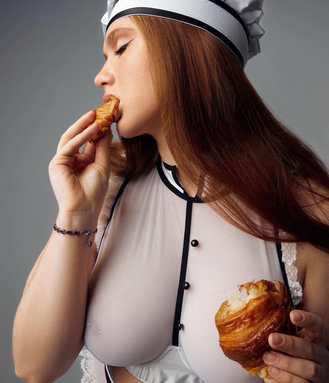 Українська плюс-сайз модель зводить з розуму своїми формами: багато гарячих фото