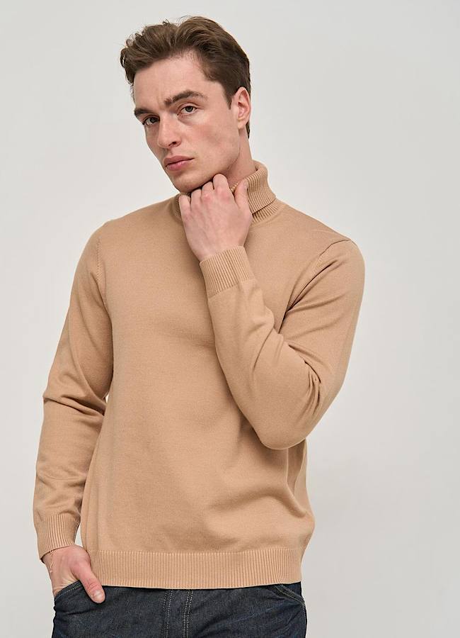 Військовий ЗСУ Назар Грабар змінив комуфляж на цивільний одяг і став обличчям українського бренду