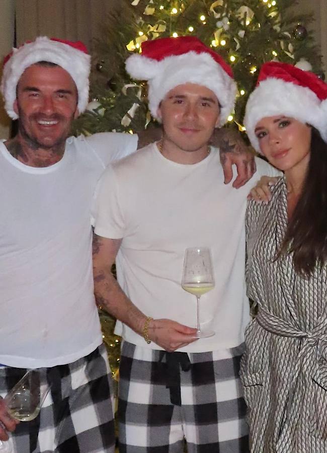 Виктория Бекхэм показала, как празднует Рождество в кругу семьи (фото)