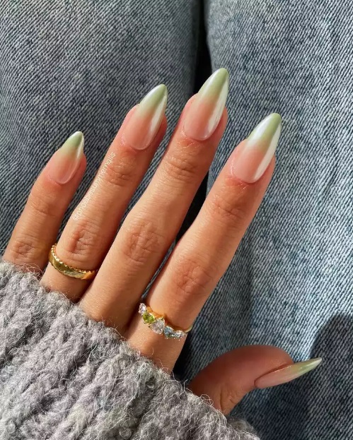 Цей колір манікюру - найгарячіший тренд сезону: як він виглядає та які дизайни вибрати