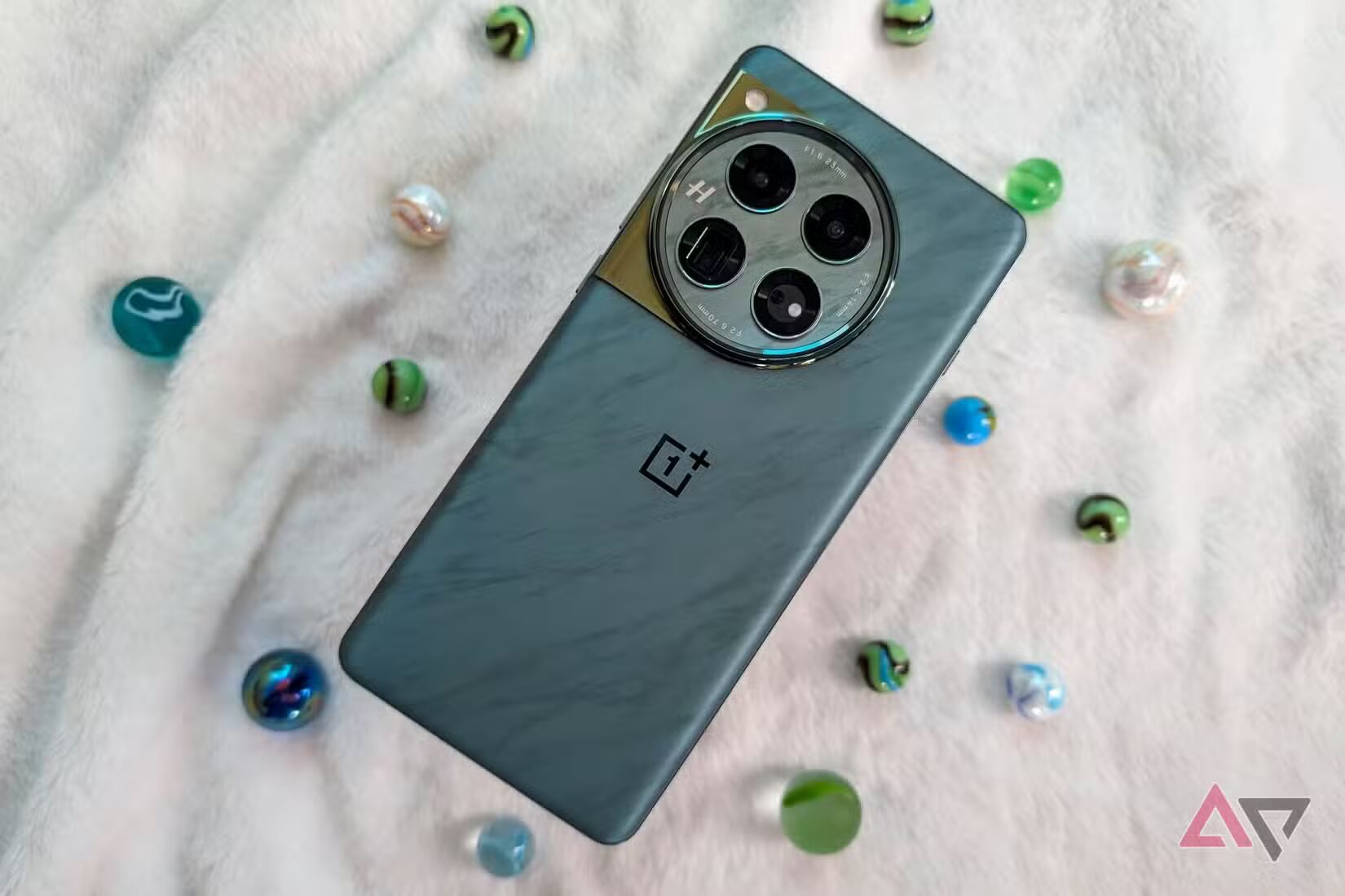 10 найкращих телефонів на Android не за всі гроші світу