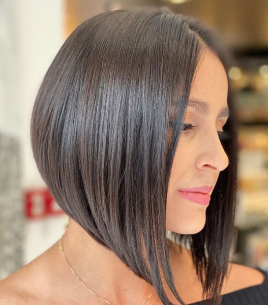 Стрижки, що омолоджують: які варіанти та кольори стали головним трендом сезону