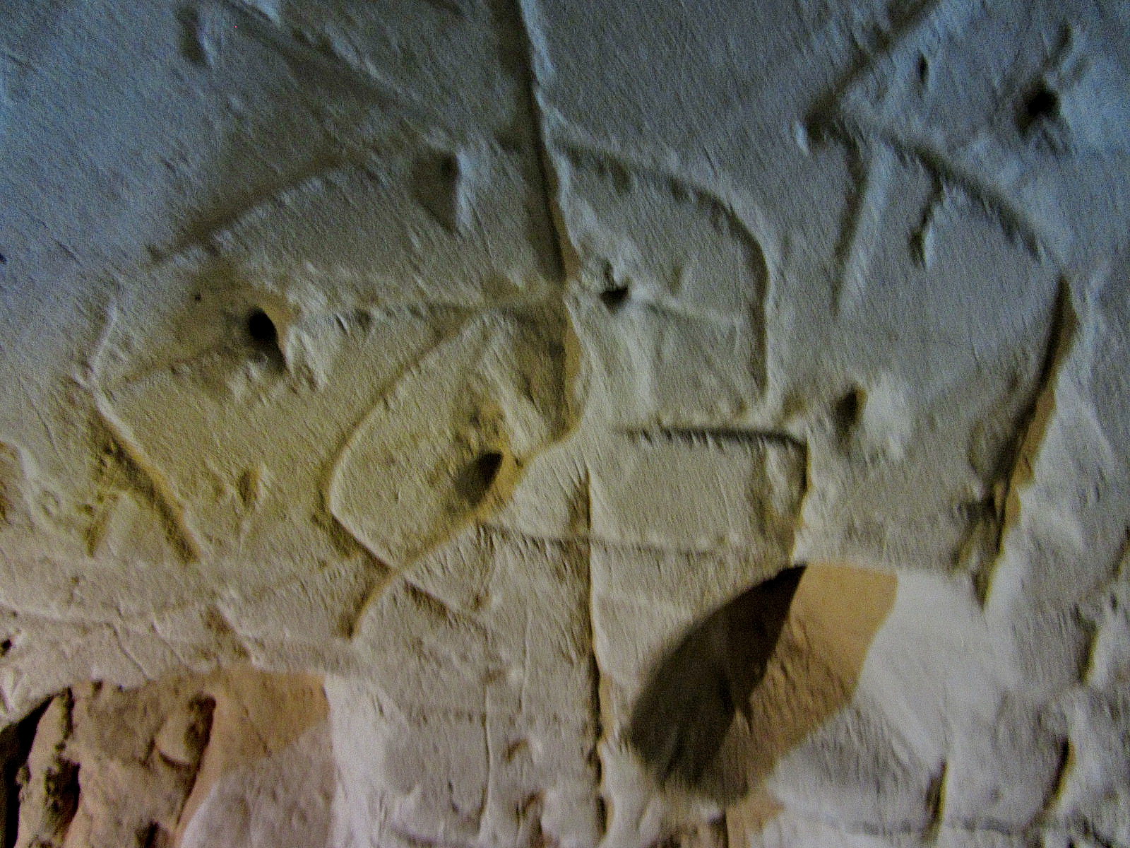 У Києві знайшли печери дохристиянського періоду: захоплюючі фото