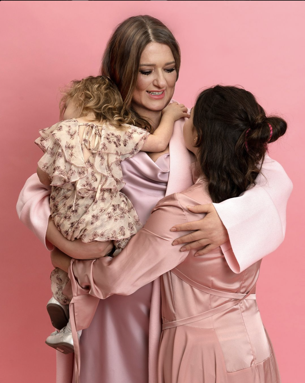 Могилевську довели до сліз її названі донечки: зворушливе відео