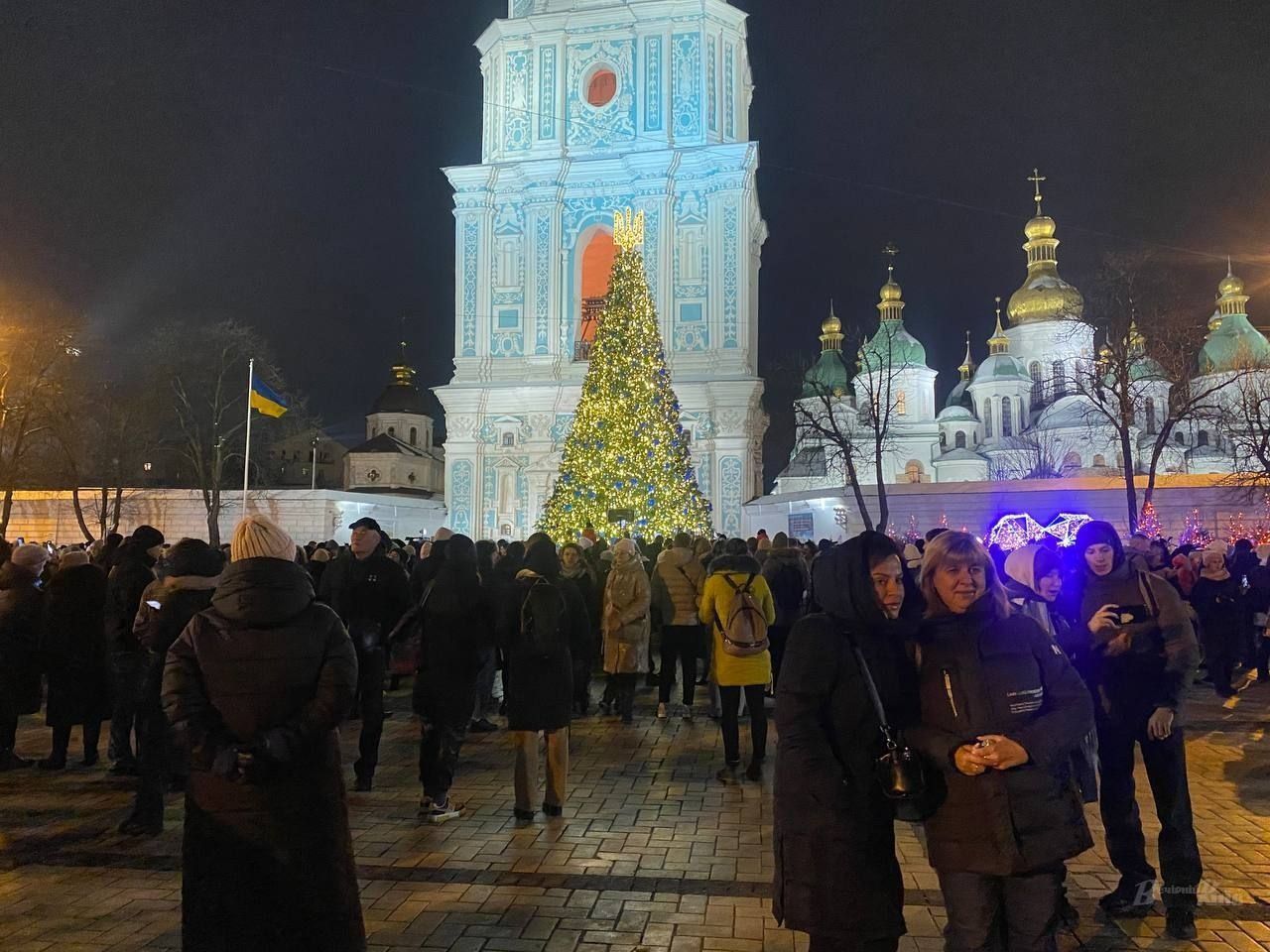 На Софиевской площади в Киеве зажгли главную елку страны (фото и видео)